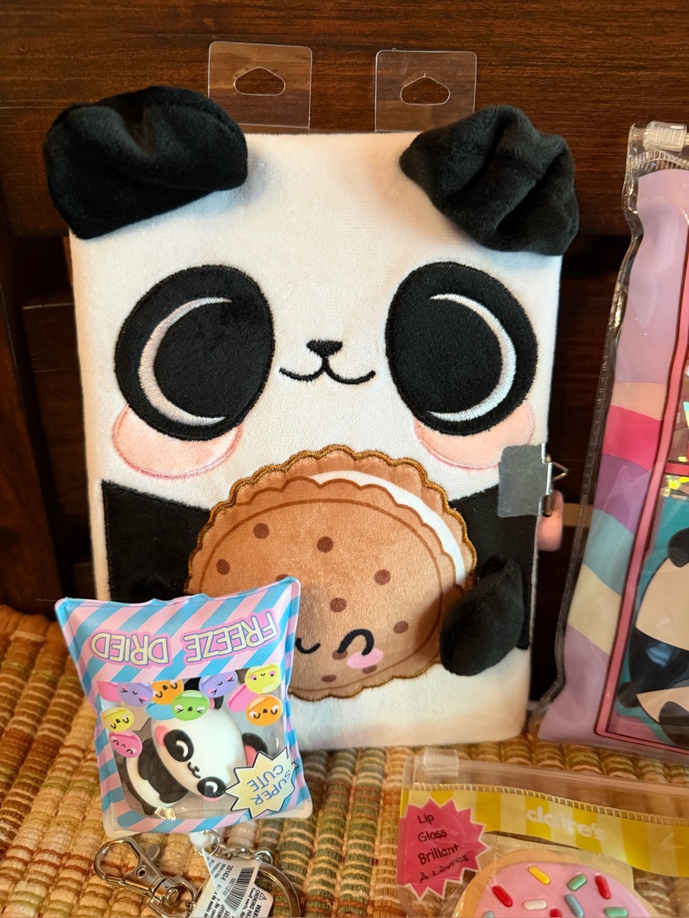 Claire’s Plush Panda Journal & Stationary Bundle - Picture 6 of 11
